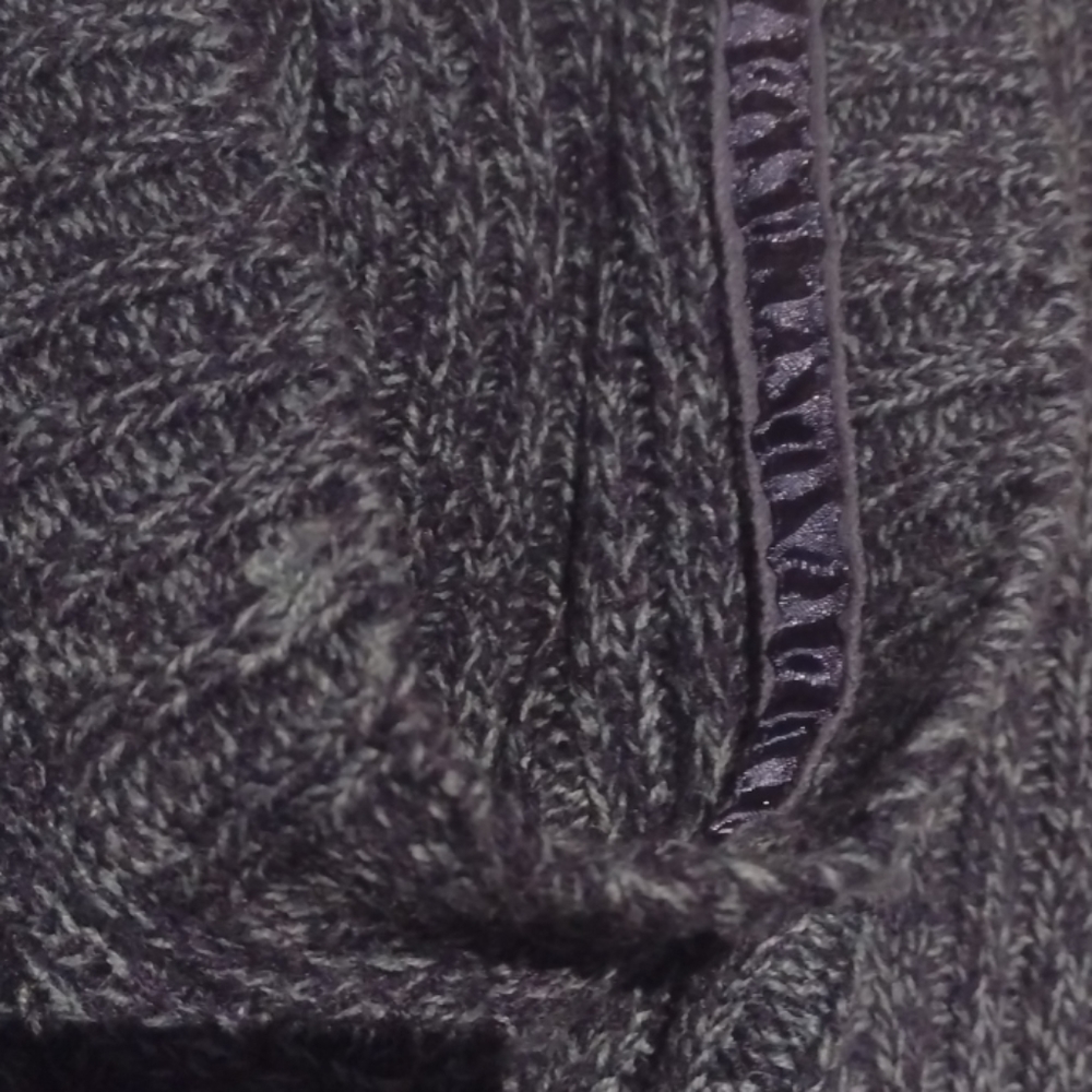 Sweater - Picture 5 of 7